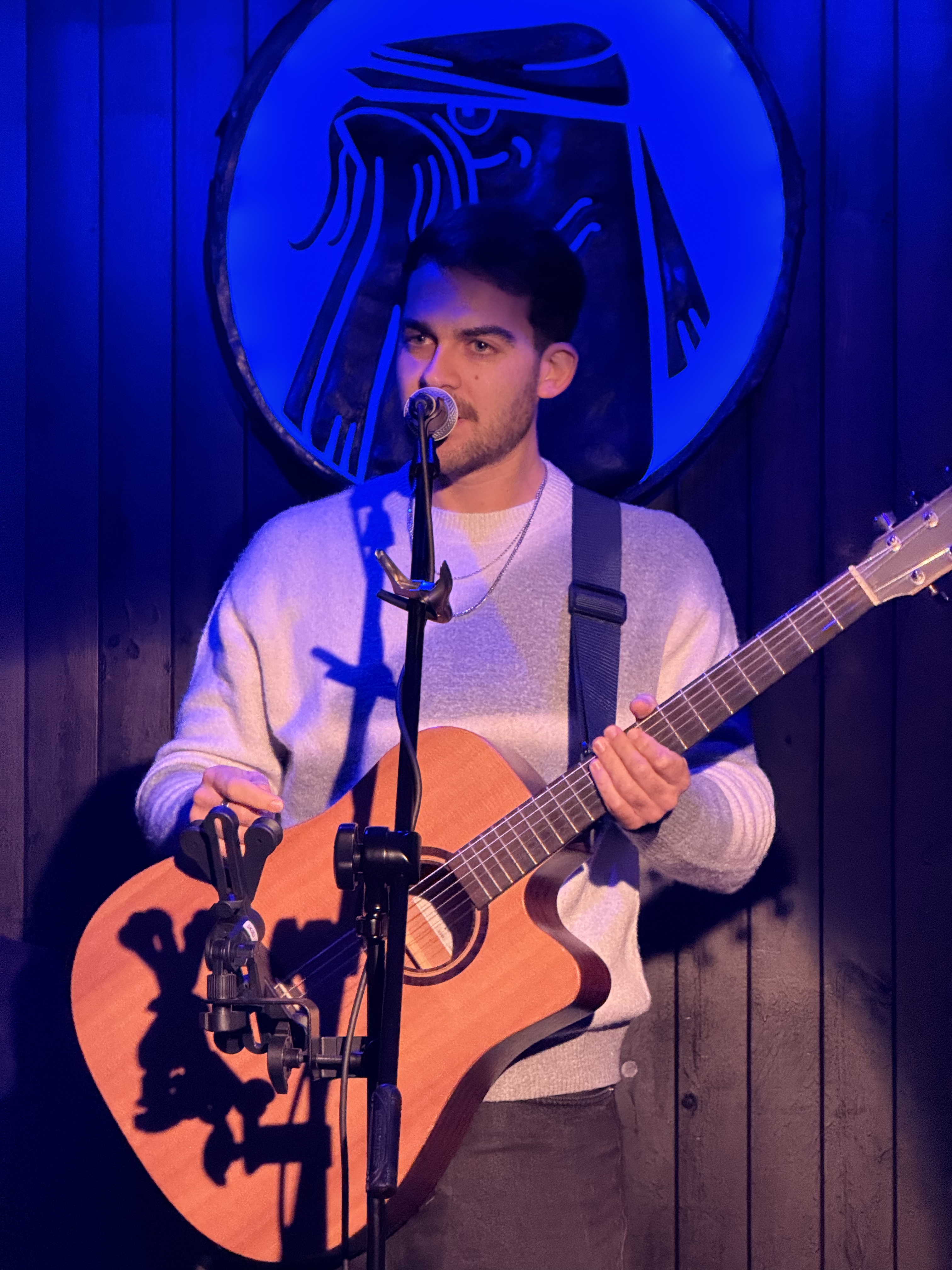 JOSEMI García cantando en el Pez Gato Madrid