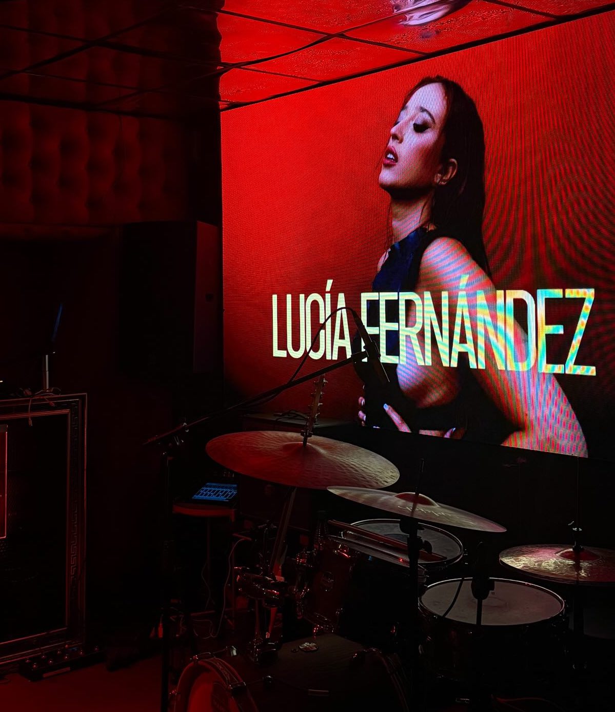 Pantalla de promoción de Lucía Fernández