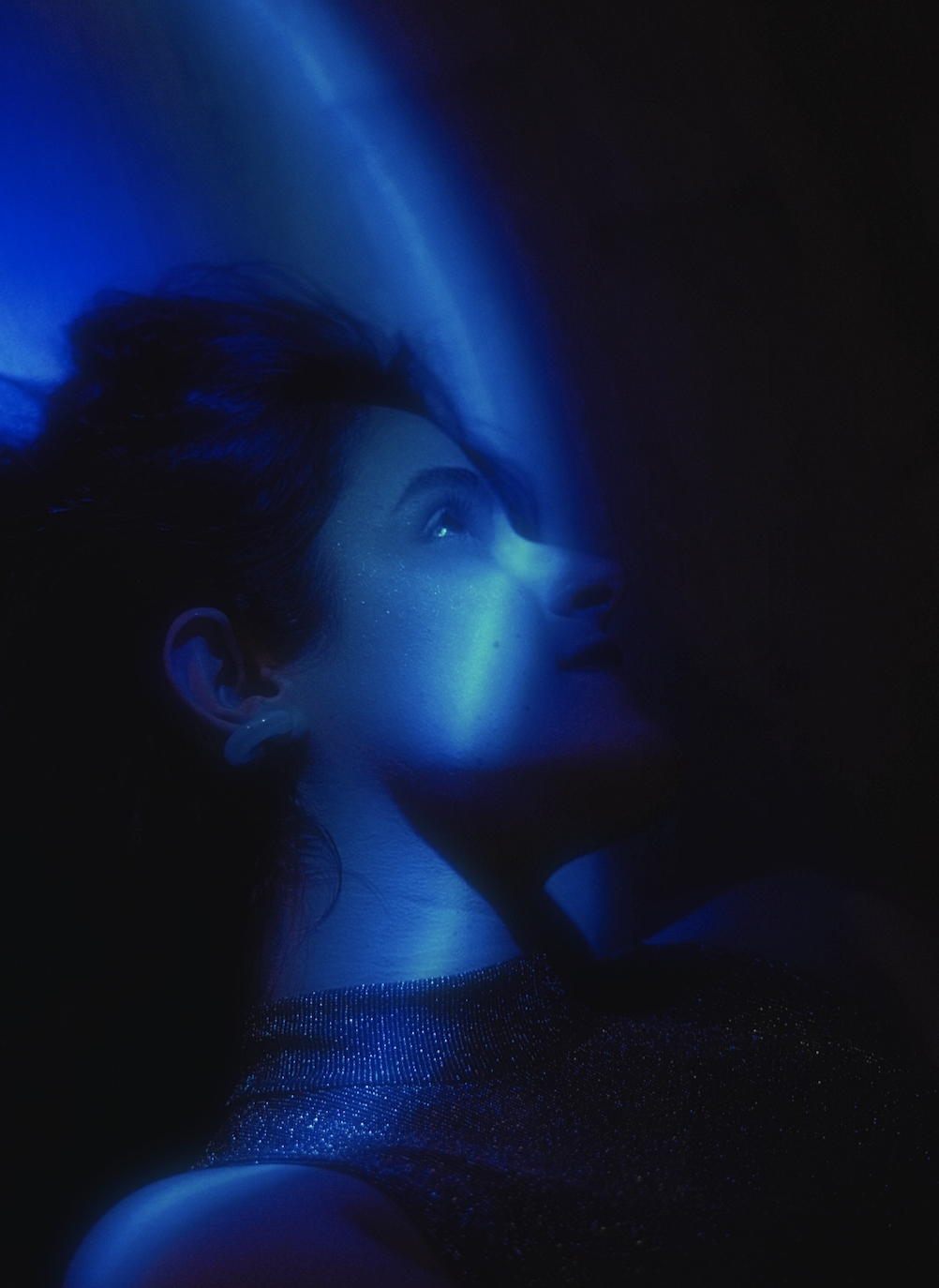 La cantante Itziar Aramburu presenta su nueva canción 