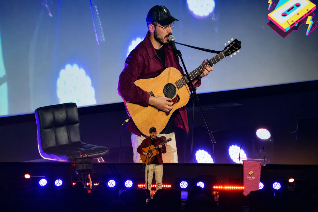 Alberto Vela en Premios 100% Pop en Español Madrid